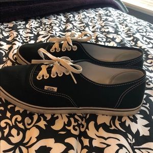 Women’s black 10.5 Vans!